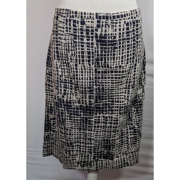 Nic + Zoe Black And White Abstract Patterned Skirt - Picture 4 of 5